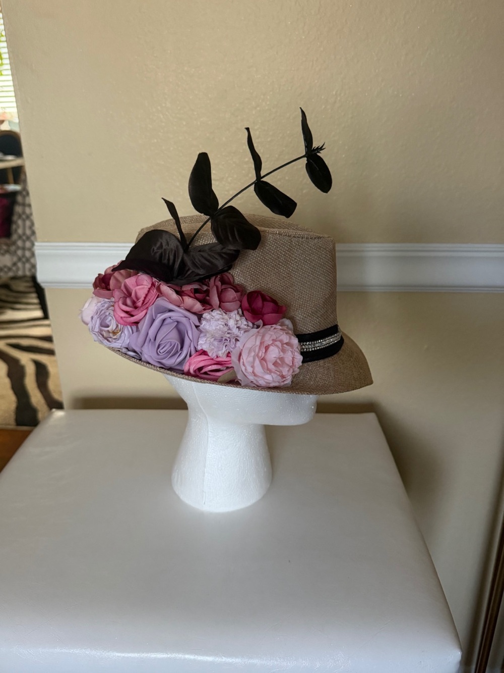 Floral Embellished Straw Fedora Hat in Beige and Pink